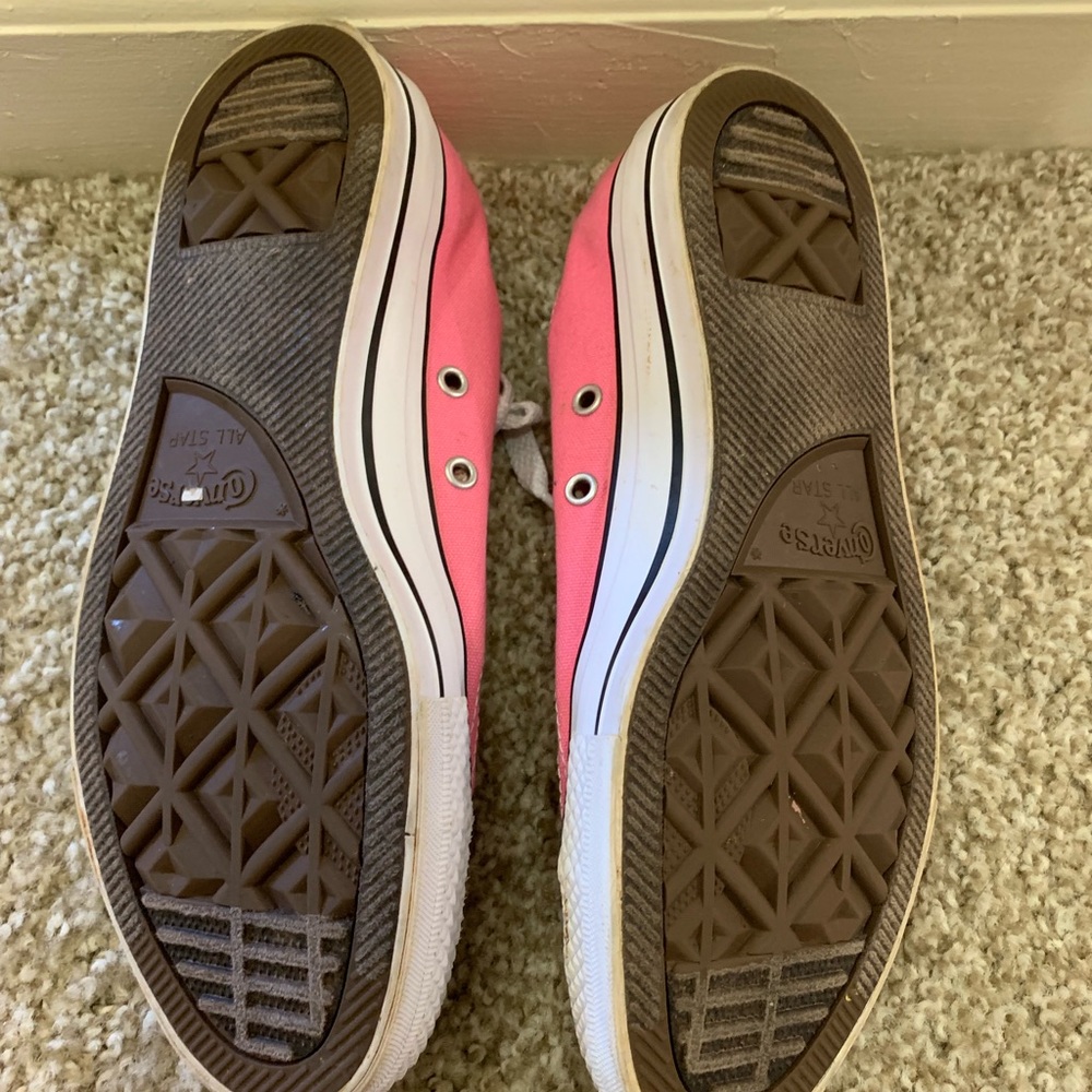 Pink women’s converse. Size 7